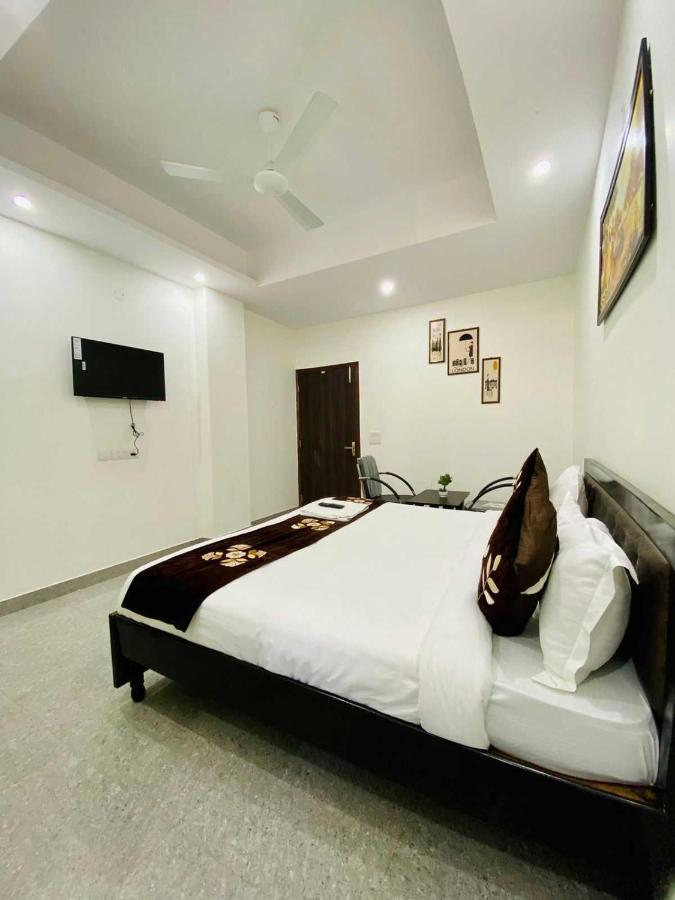 Hotel O K R Resdiancy Near Botanic Garden Of Indian Republic Noida Exterior foto