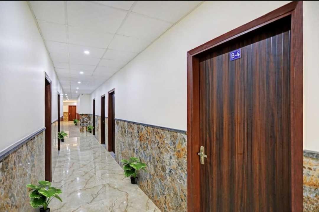 Hotel O K R Resdiancy Near Botanic Garden Of Indian Republic Noida Exterior foto
