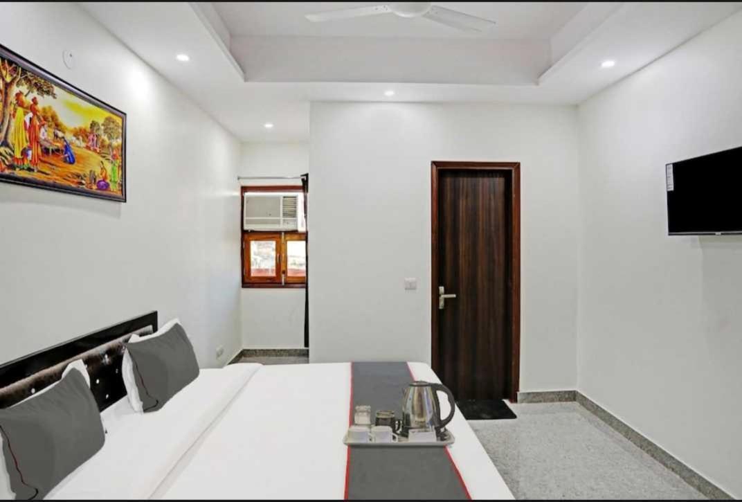 Hotel O K R Resdiancy Near Botanic Garden Of Indian Republic Noida Exterior foto