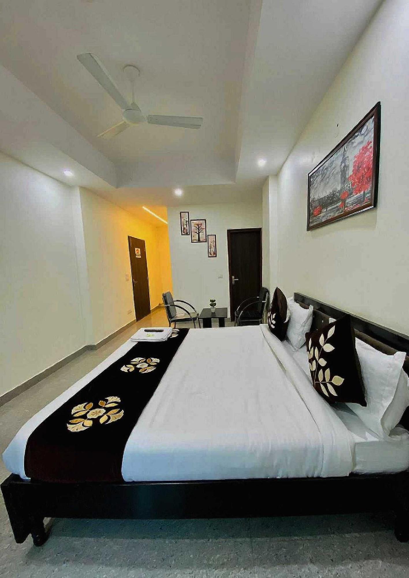 Hotel O K R Resdiancy Near Botanic Garden Of Indian Republic Noida Exterior foto