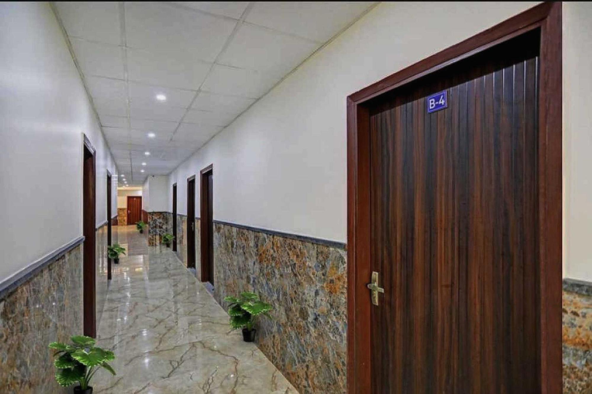 Hotel O K R Resdiancy Near Botanic Garden Of Indian Republic Noida Exterior foto